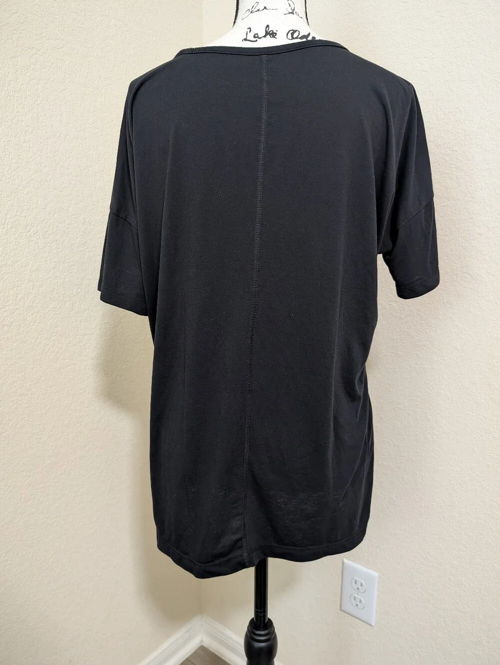 Nike Yoga Dri-FIT Short Sleeve Crew Neck Side Slit Hem Women's Black Tee MED 🖤